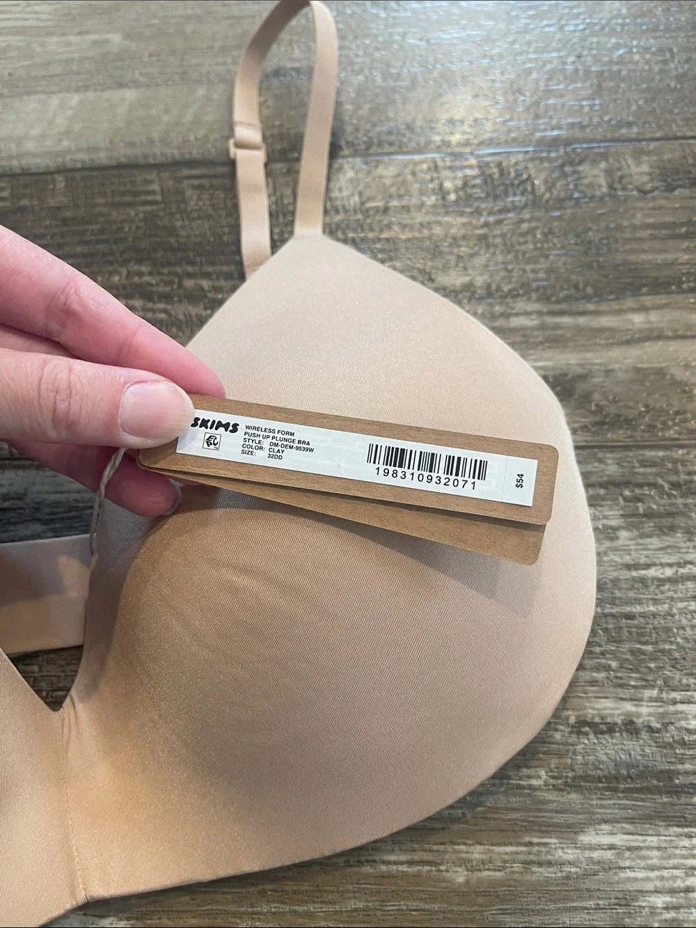 NWT skims wireless form push up plunge bra in color clay 32DD - Picture 3 of 10